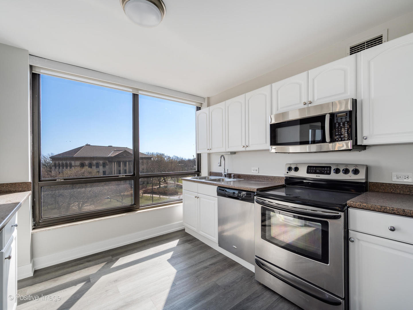 2020 N LINCOLN PARK WEST Unit: 4F