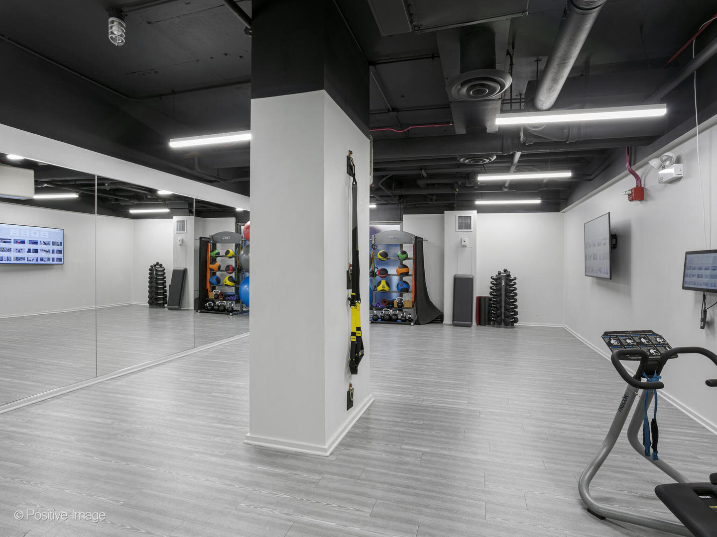 2020 N LINCOLN PARK WEST Unit: 4F