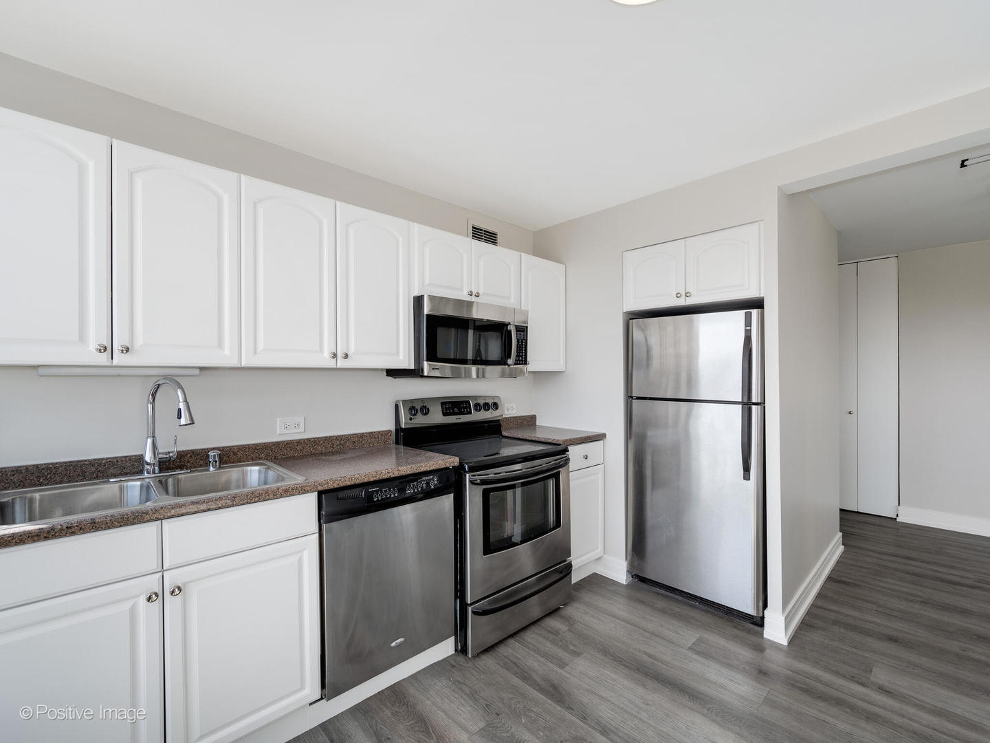 2020 N LINCOLN PARK WEST Unit: 4F