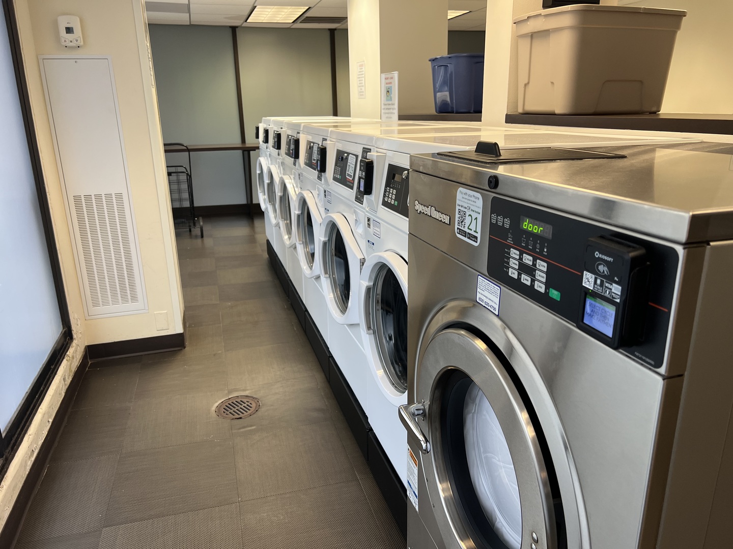 2020 N LINCOLN PARK WEST Unit: 4F