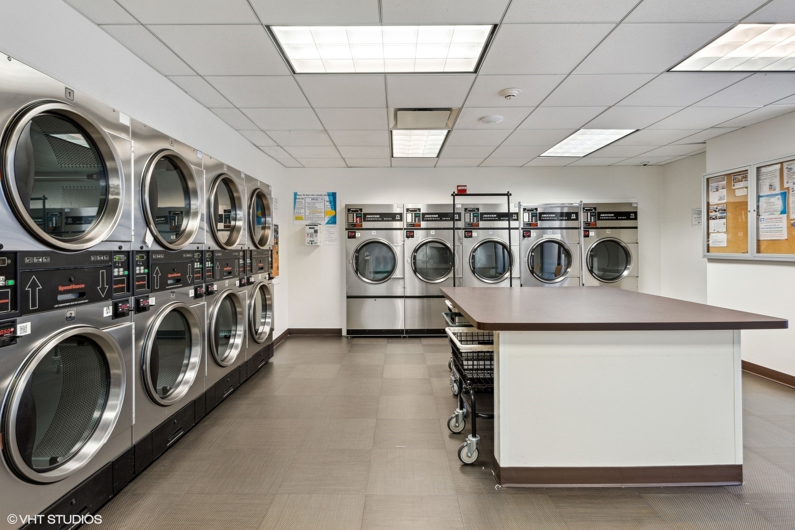 2020 N LINCOLN PARK WEST Unit: 4F