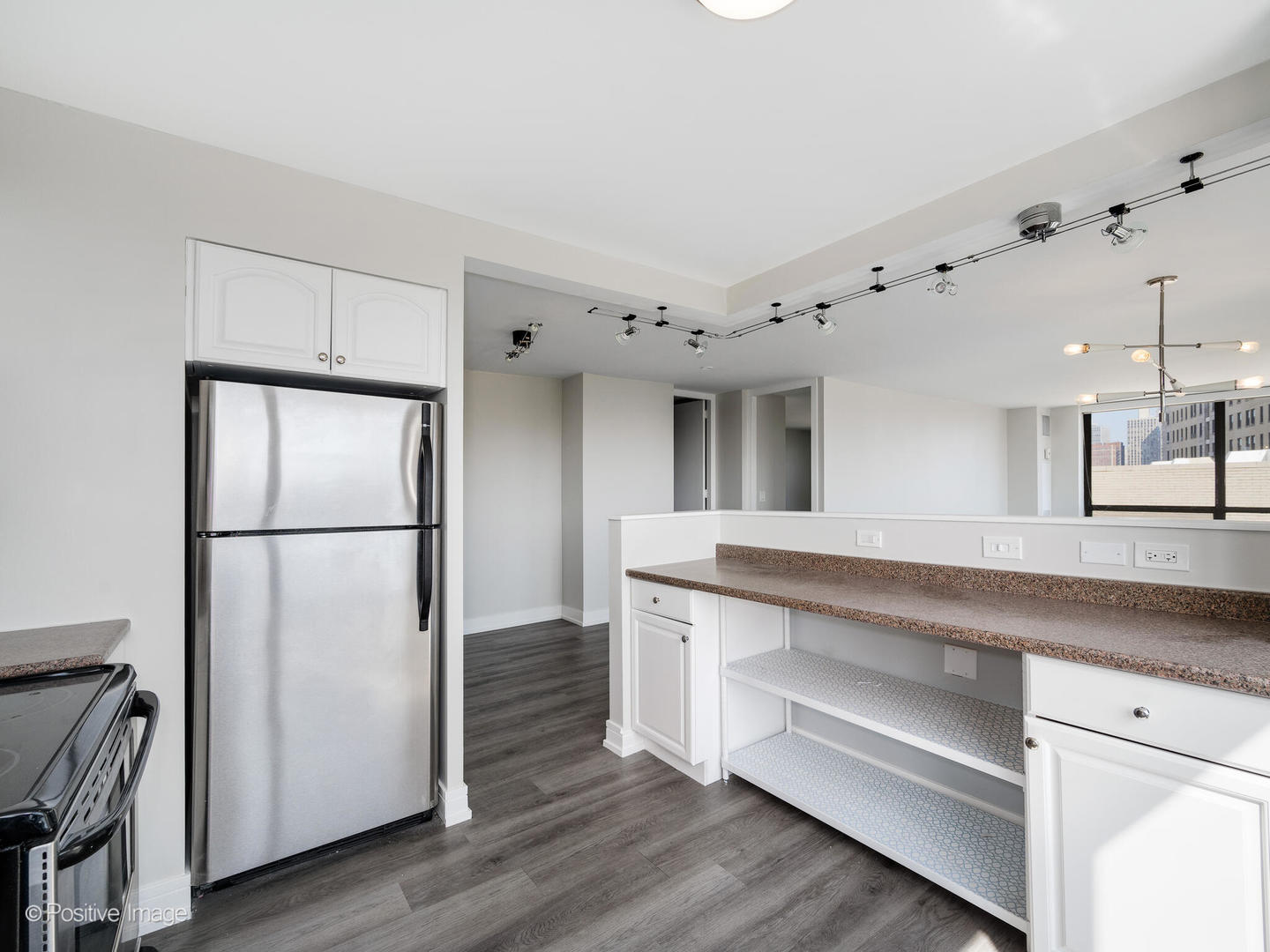2020 N LINCOLN PARK WEST Unit: 4F