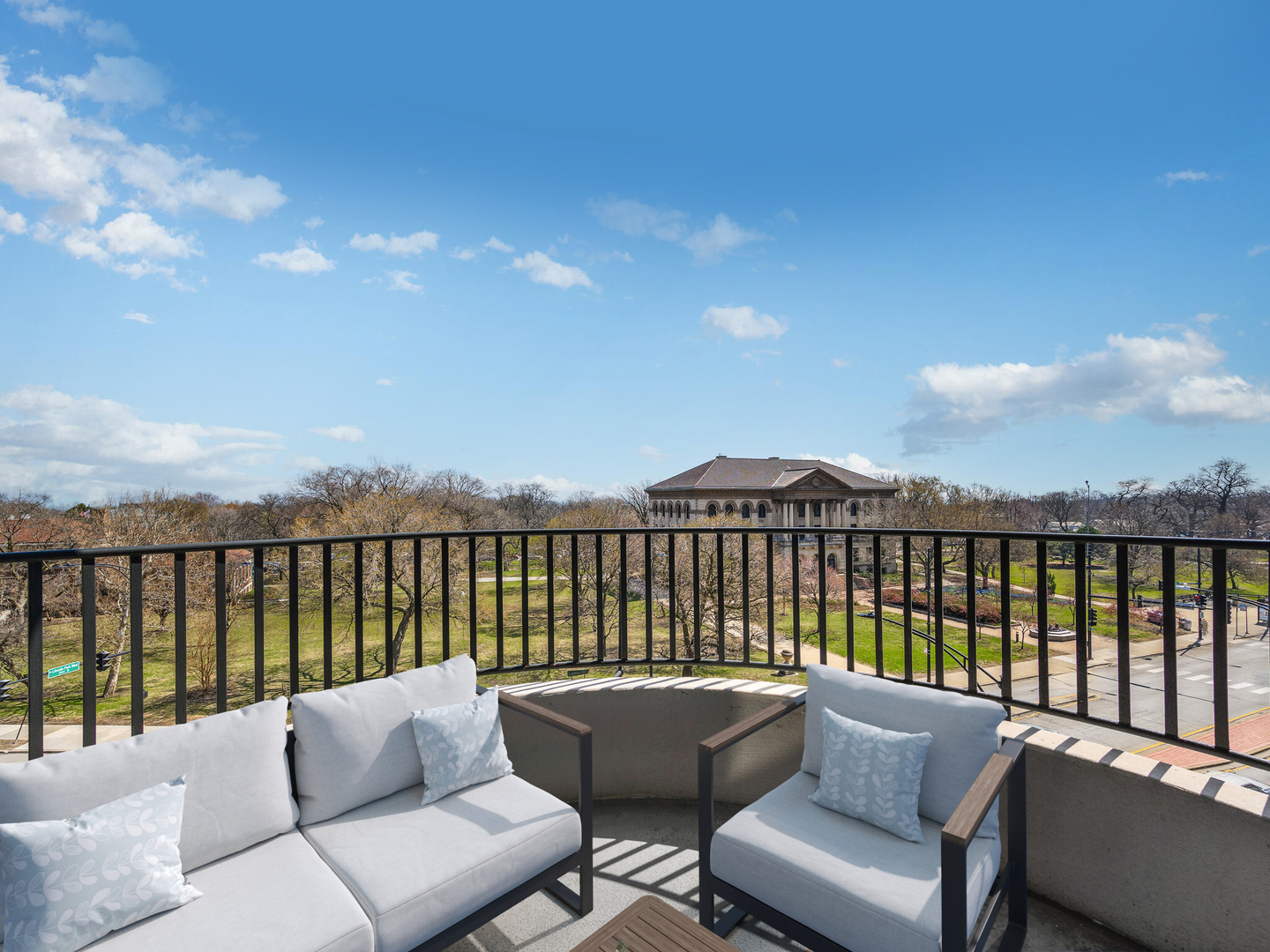 2020 N LINCOLN PARK WEST Unit: 4F