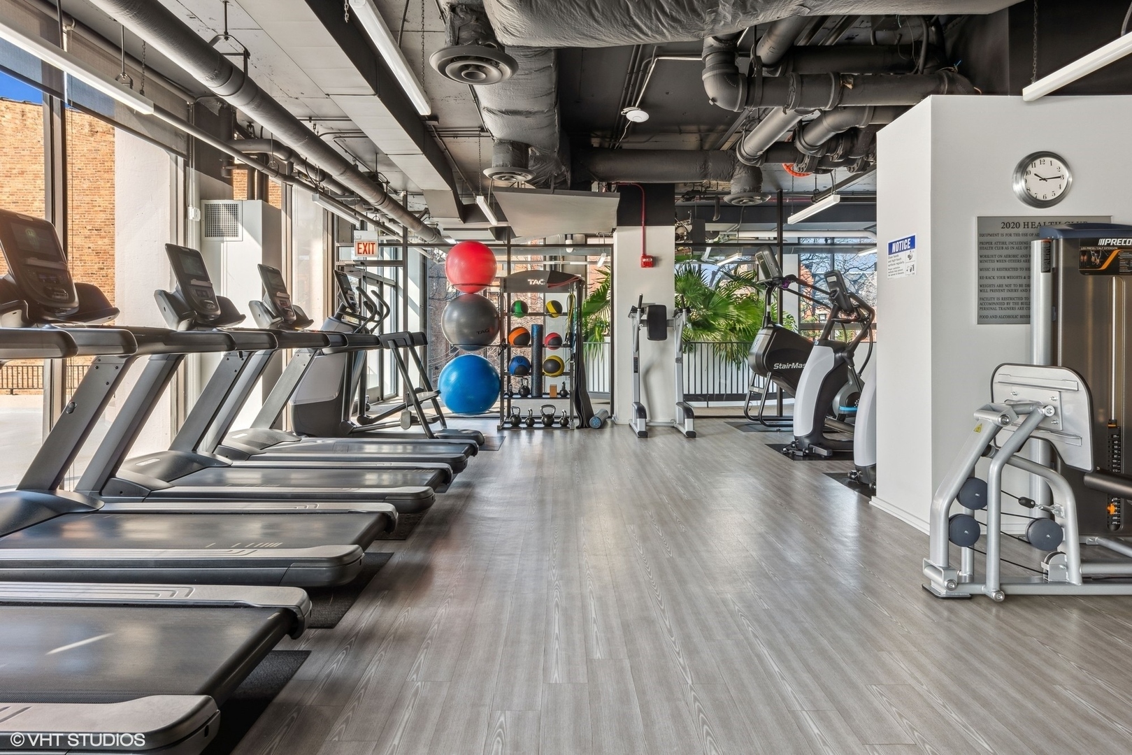 2020 N LINCOLN PARK WEST Unit: 4F