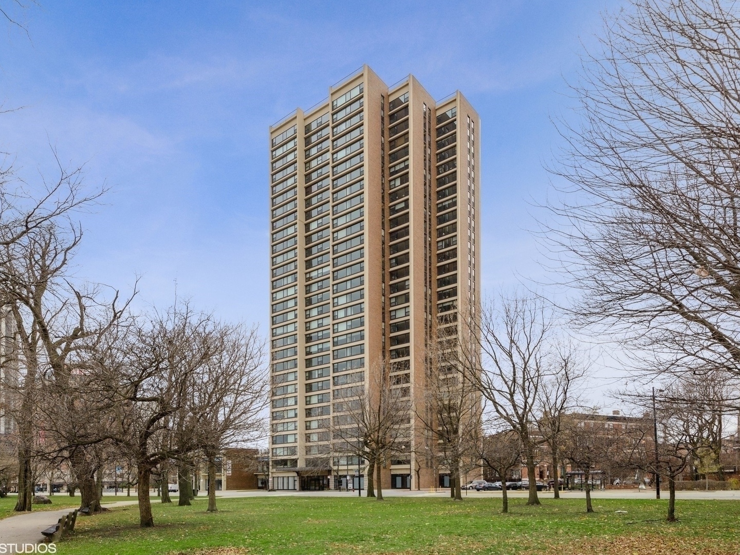 1850 N CLARK Street Unit: 710