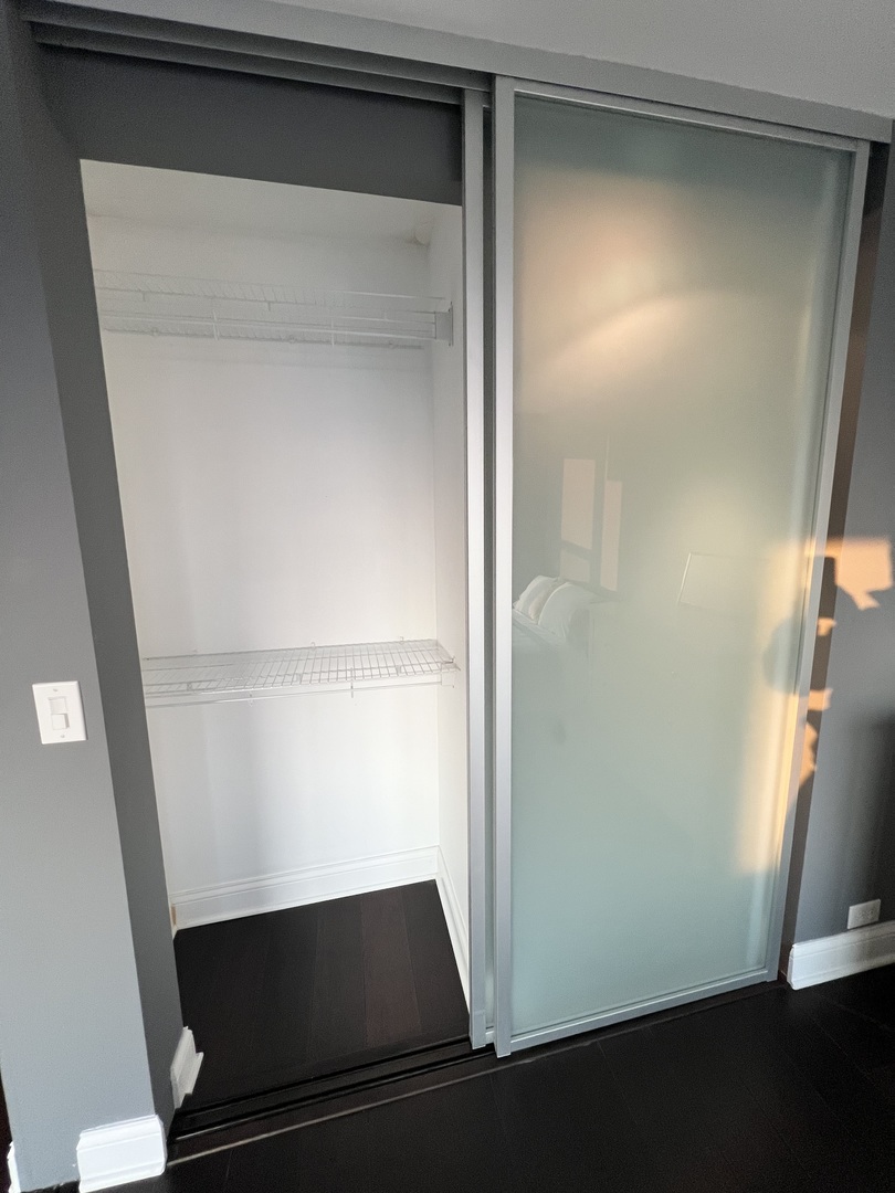 1850 N Clark Street Unit: 2106