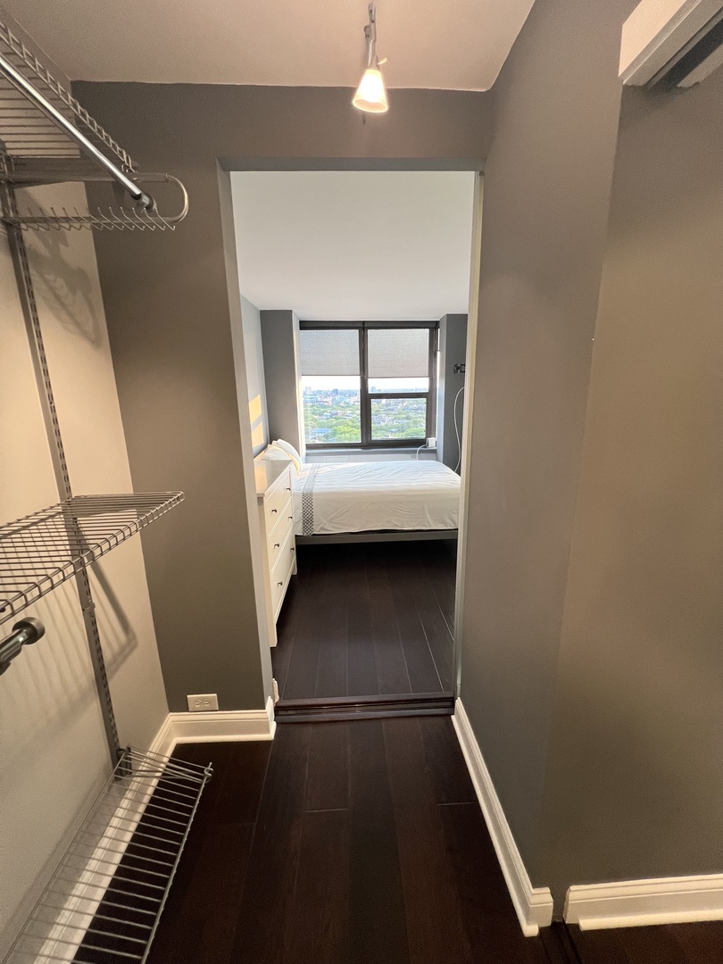1850 N Clark Street Unit: 2106