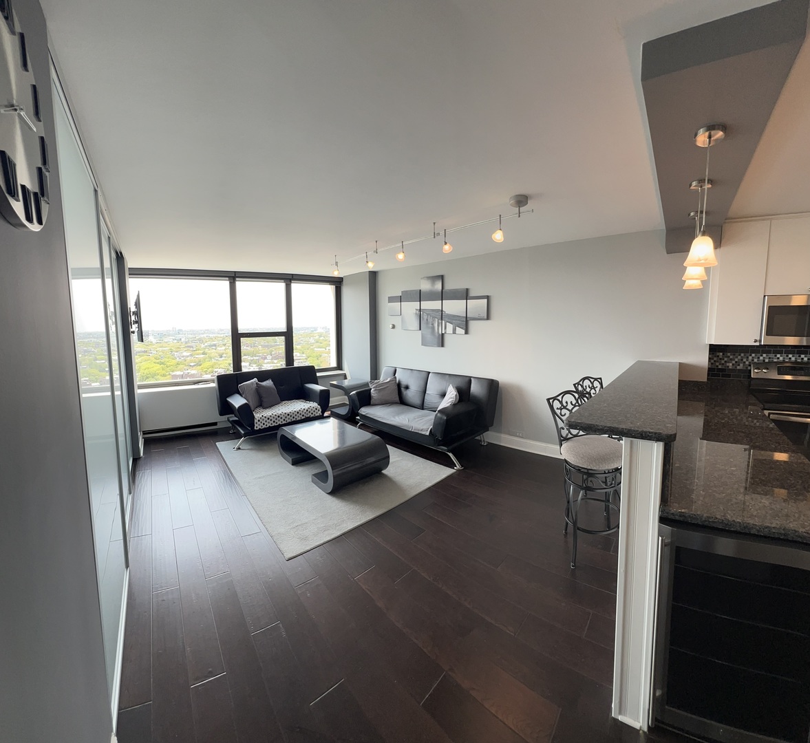 1850 N Clark Street Unit: 2106