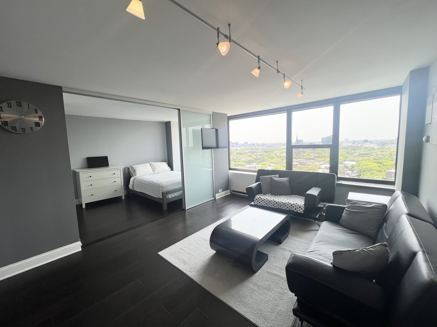 1850 N Clark Street Unit: 2106