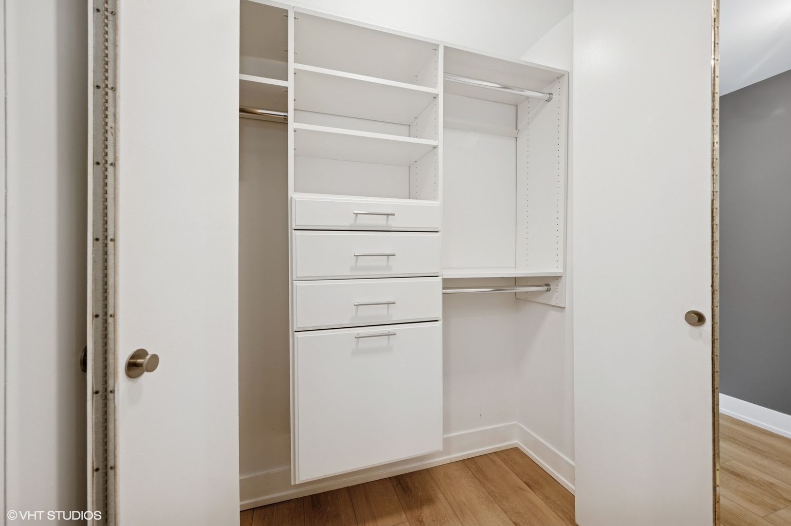 2020 N Lincoln Park West Unit: 30L