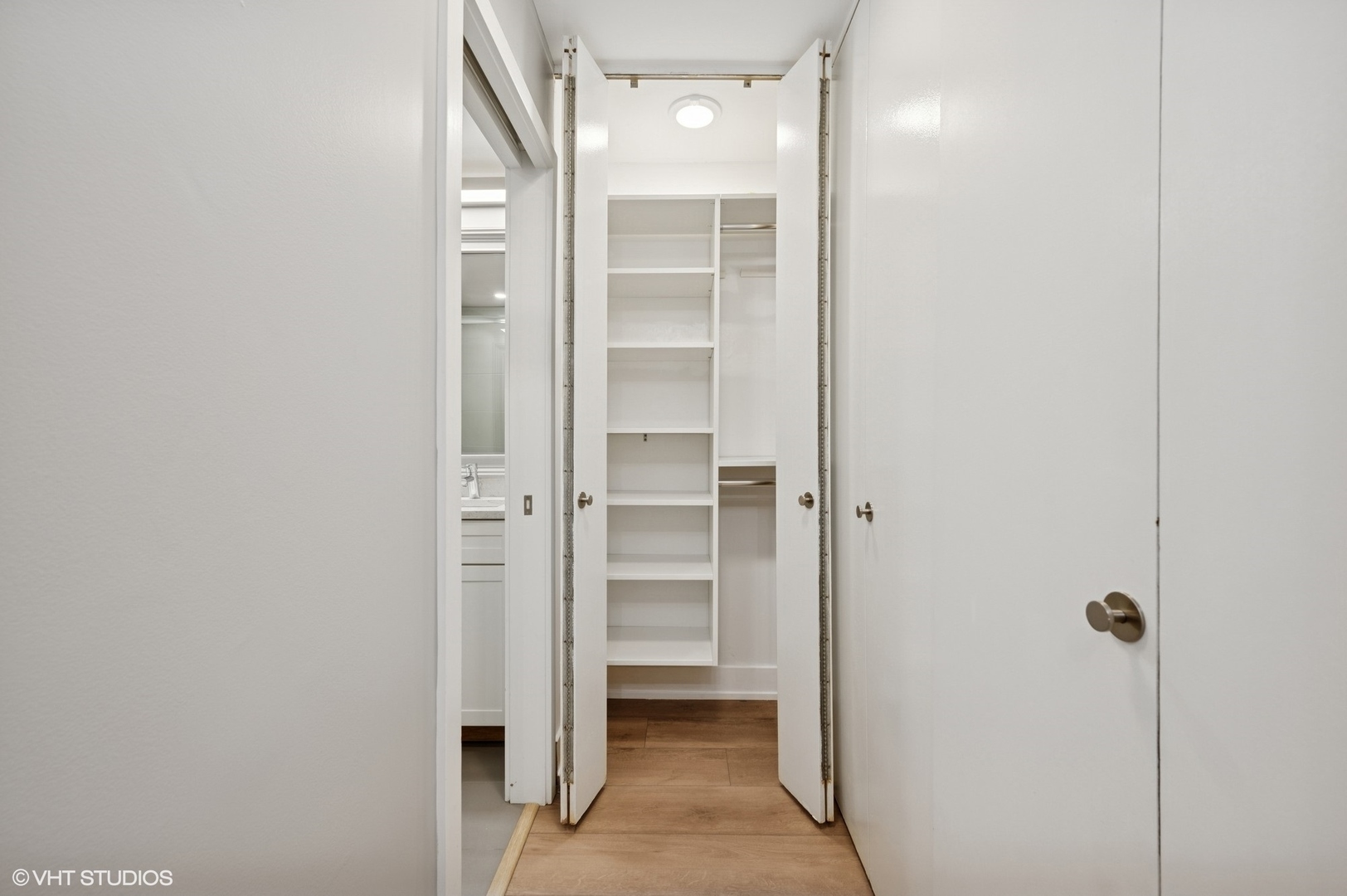 2020 N Lincoln Park West Unit: 30L