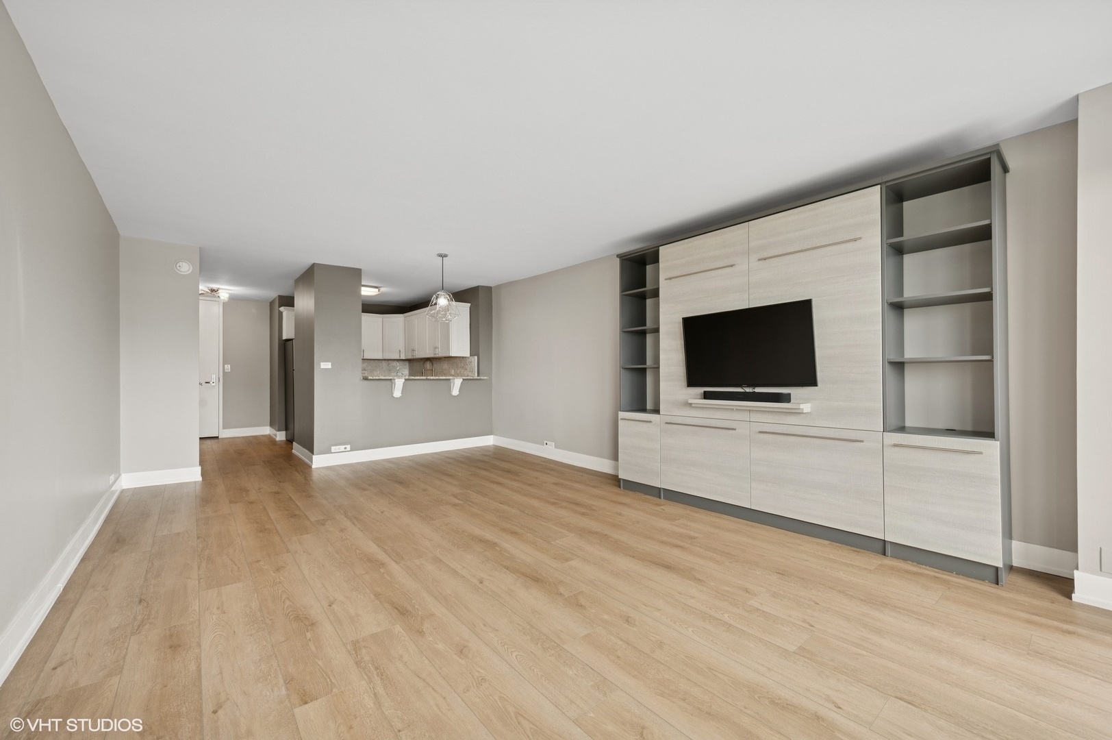 2020 N Lincoln Park West Unit: 30L