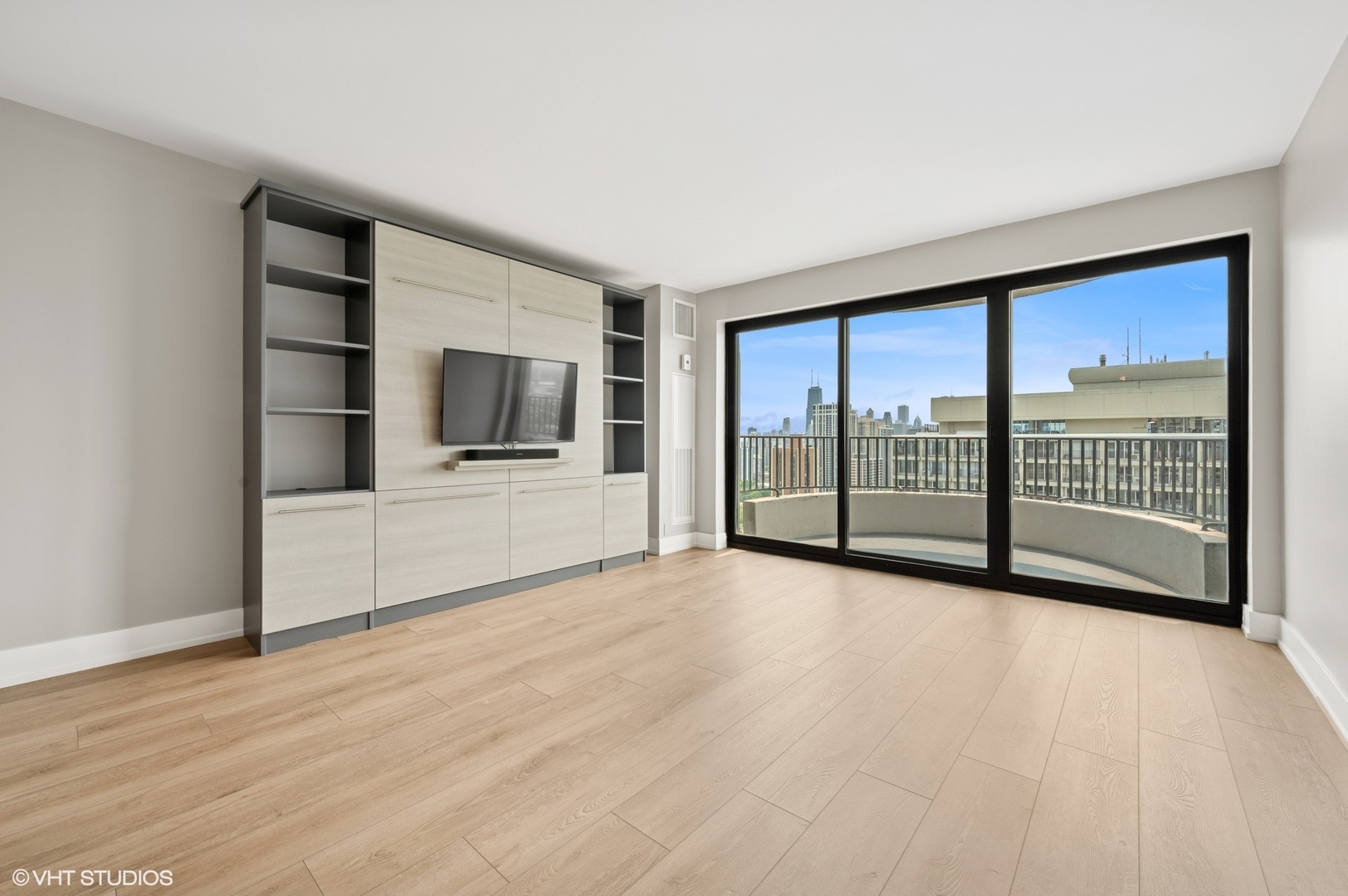 2020 N Lincoln Park West Unit: 30L