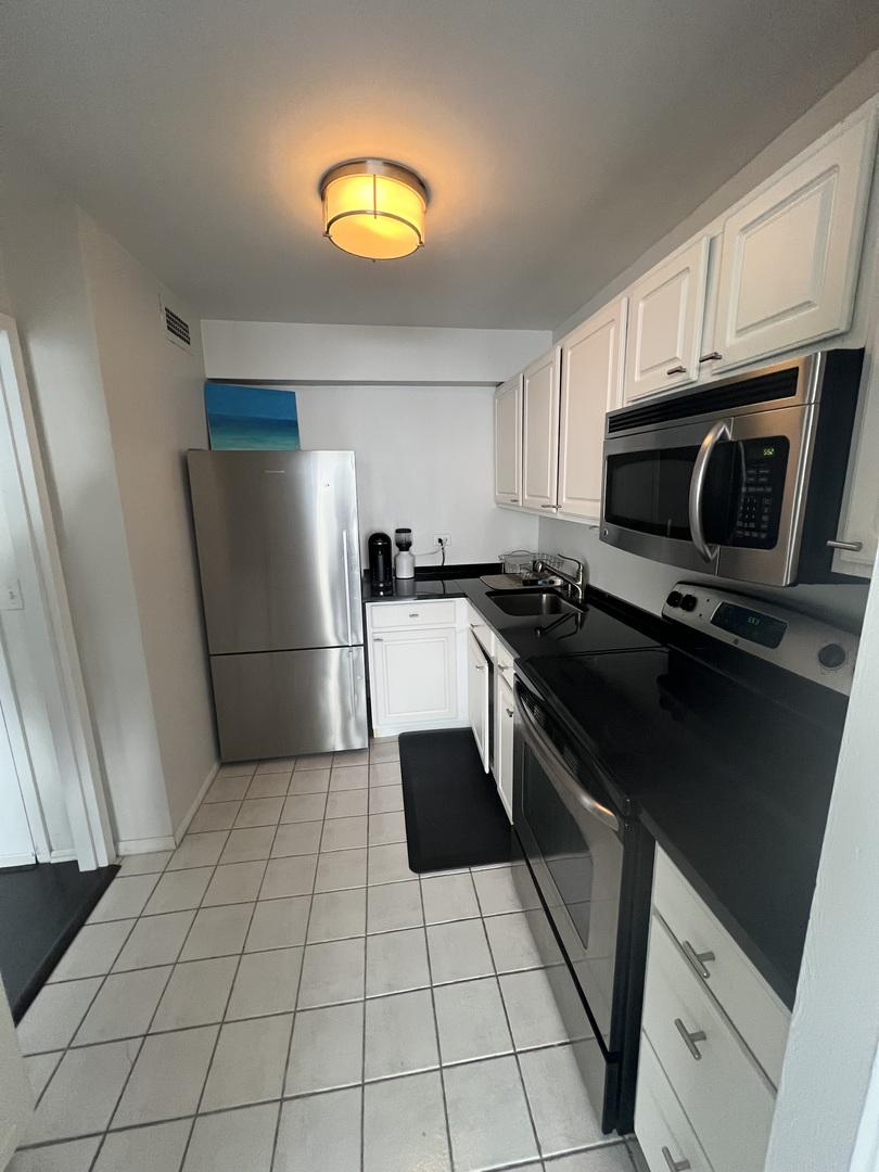 1850 N Clark Street Unit: 2504