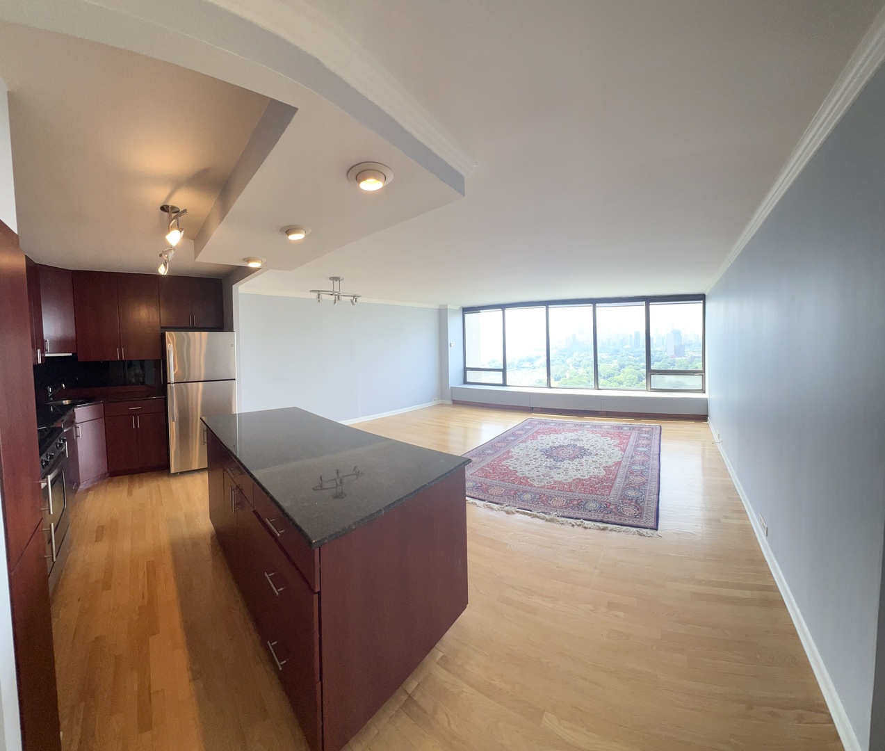 2800 N Lake Shore Drive Unit: 2610