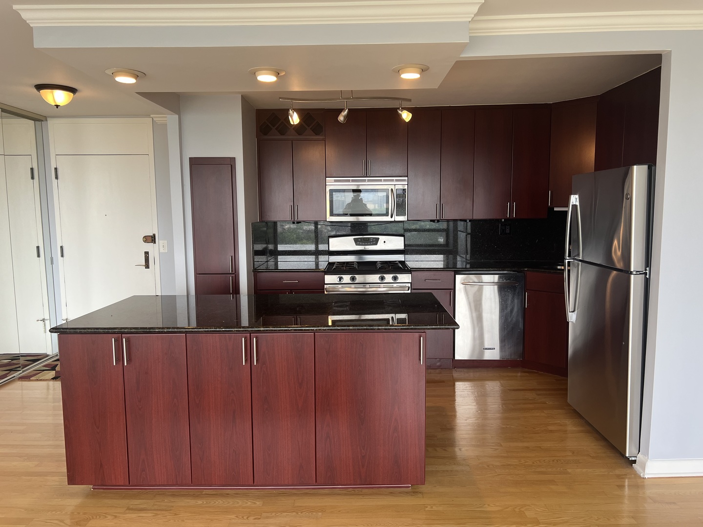 2800 N Lake Shore Drive Unit: 2610