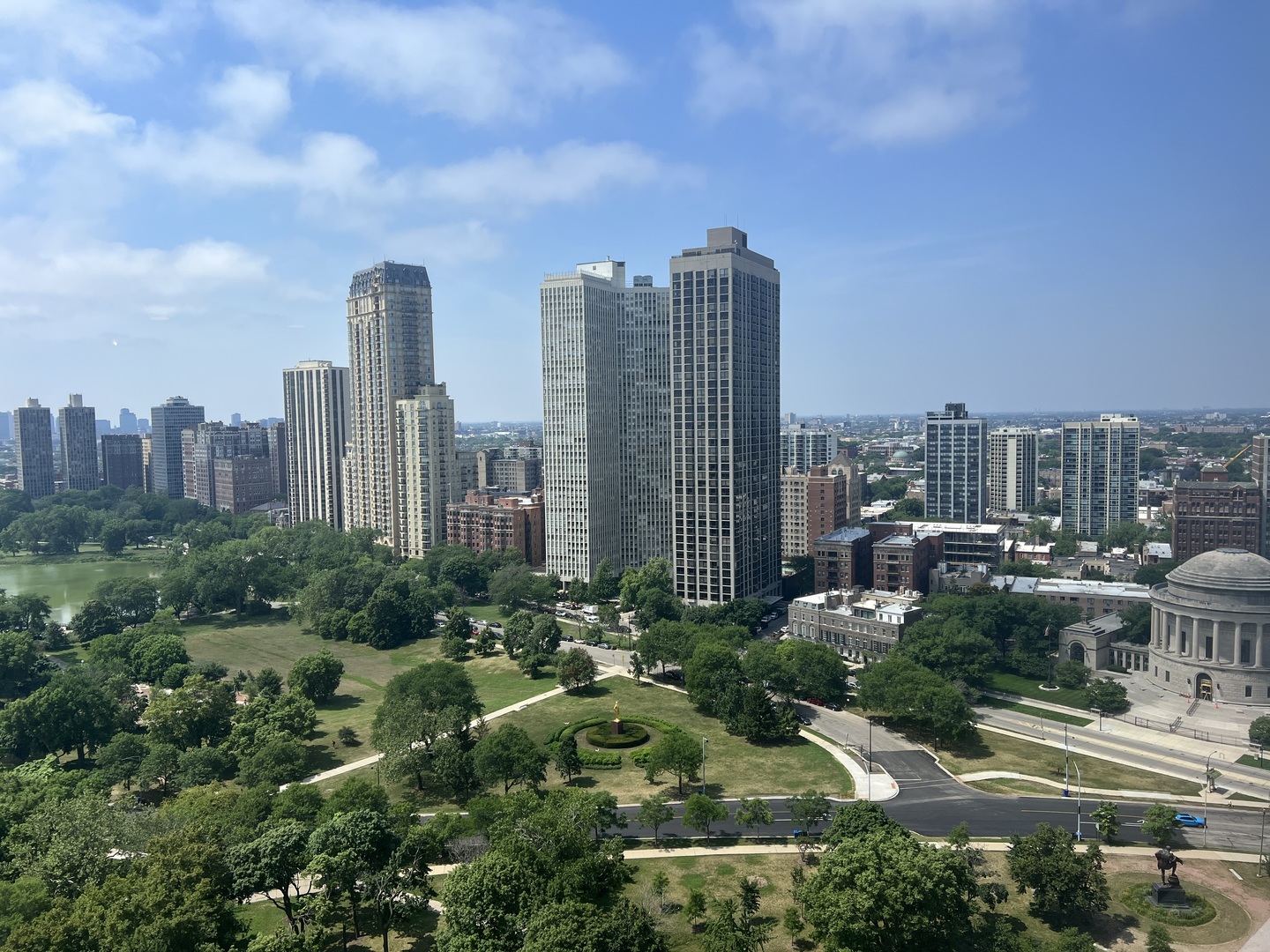 2800 N Lake Shore Drive Unit: 2610