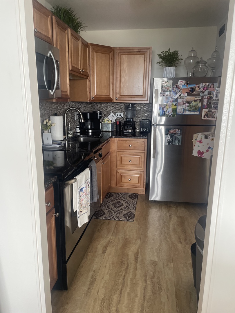 1850 N Clark Street Unit: 2010
