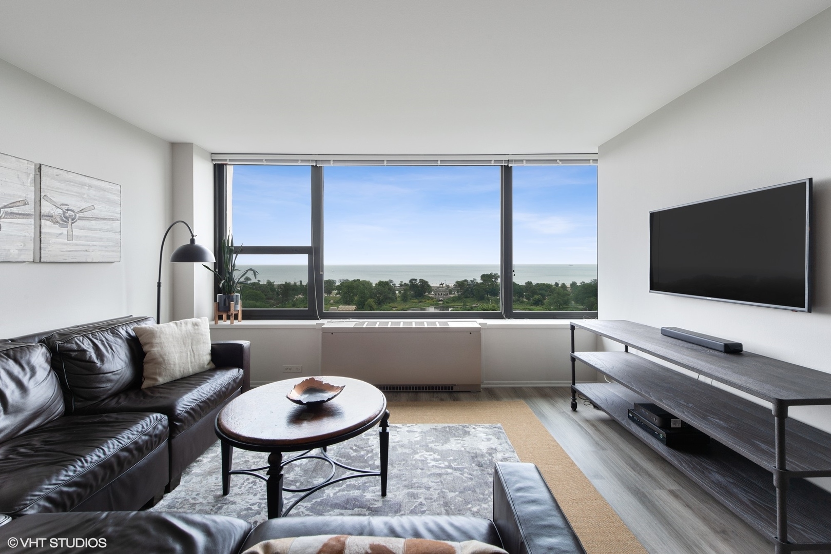 1850 N Clark Street Unit: 1501