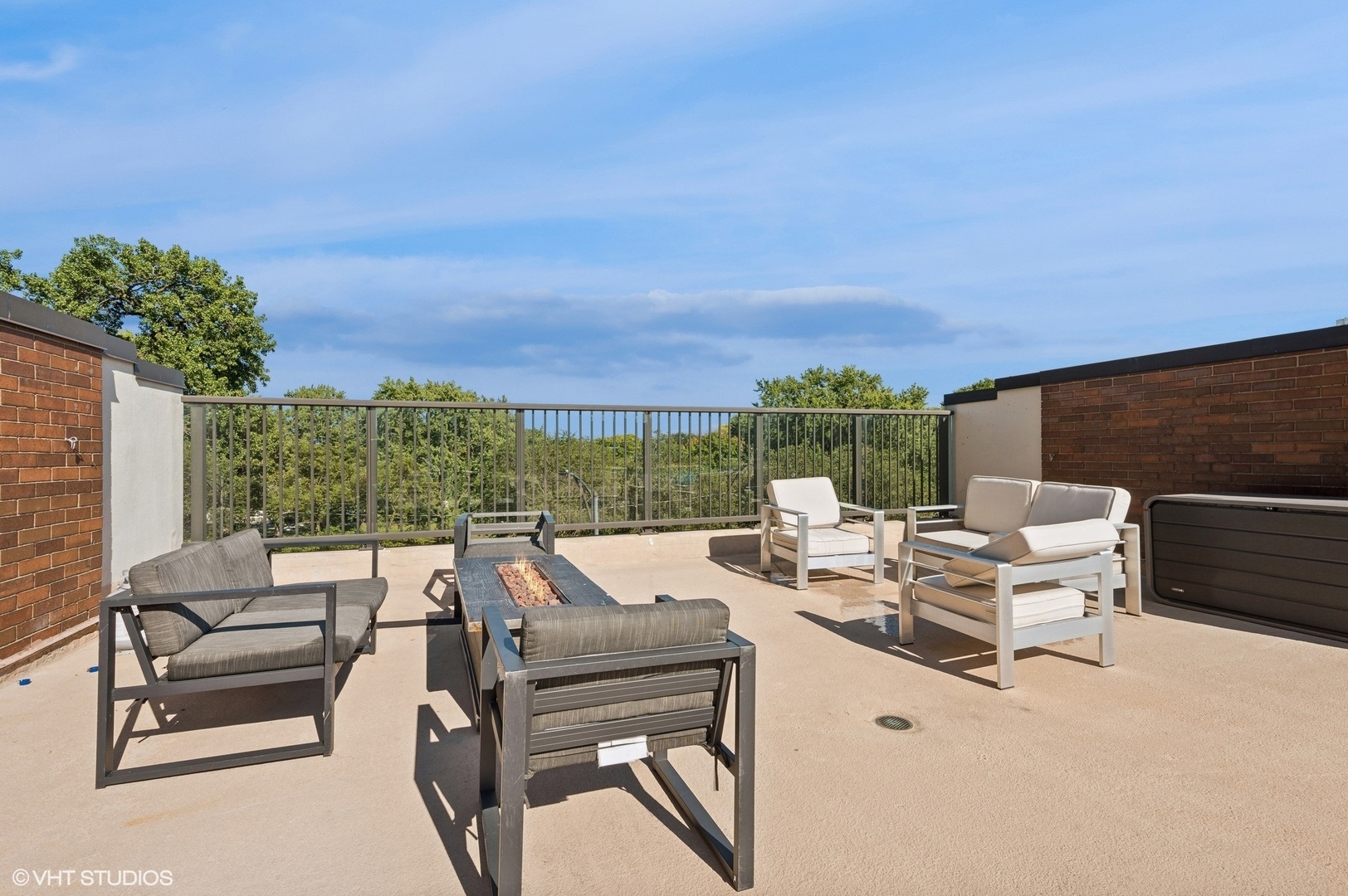 1850 N Clark Street Unit: 1501