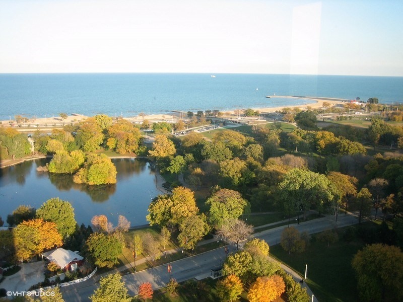 1850 N Clark Street Unit: 1501