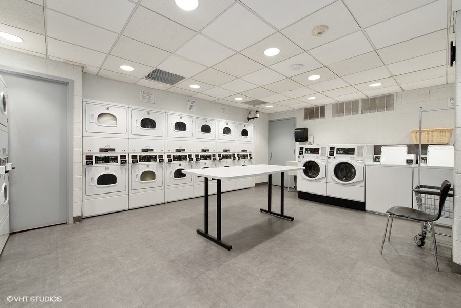 1850 N Clark Street Unit: 1501