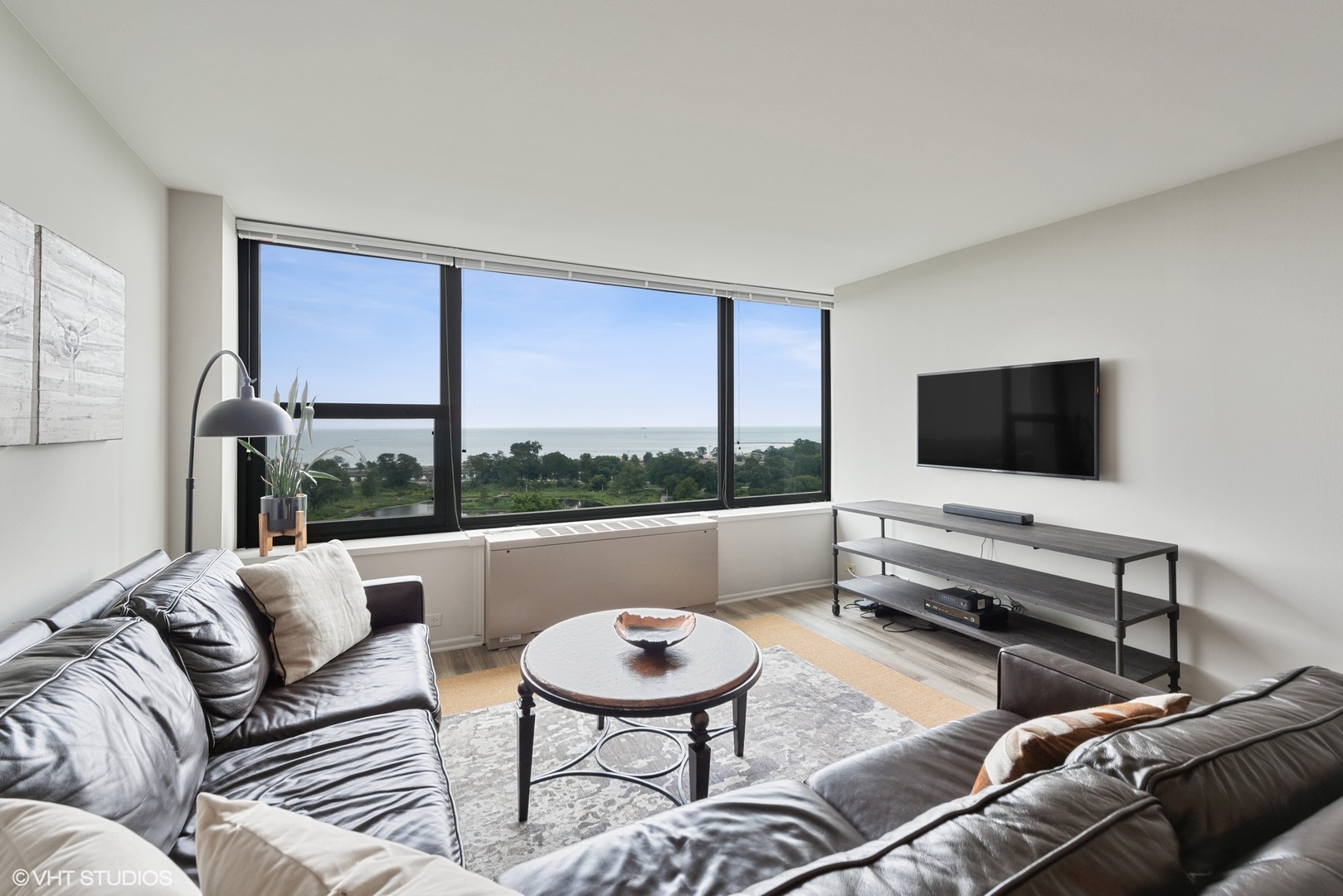 1850 N Clark Street Unit: 1501