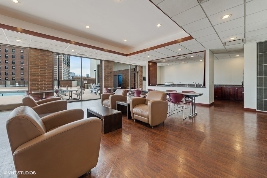 1850 N Clark Street Unit: 1501
