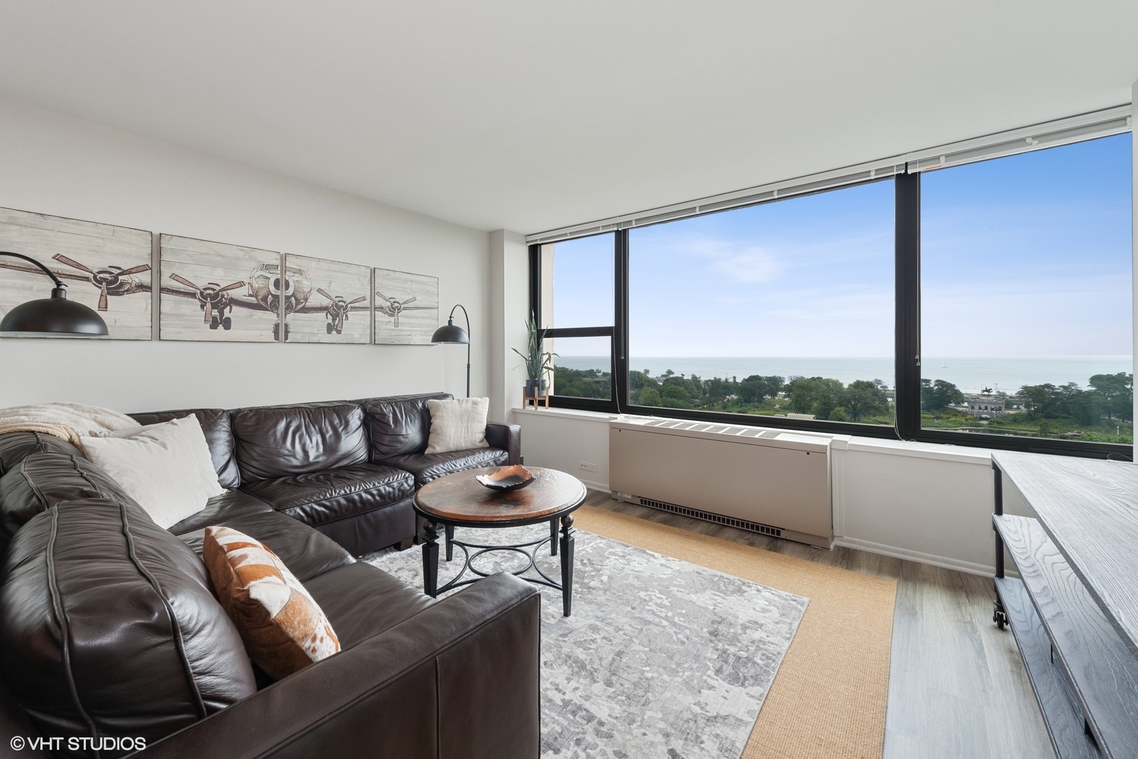 1850 N Clark Street Unit: 1501