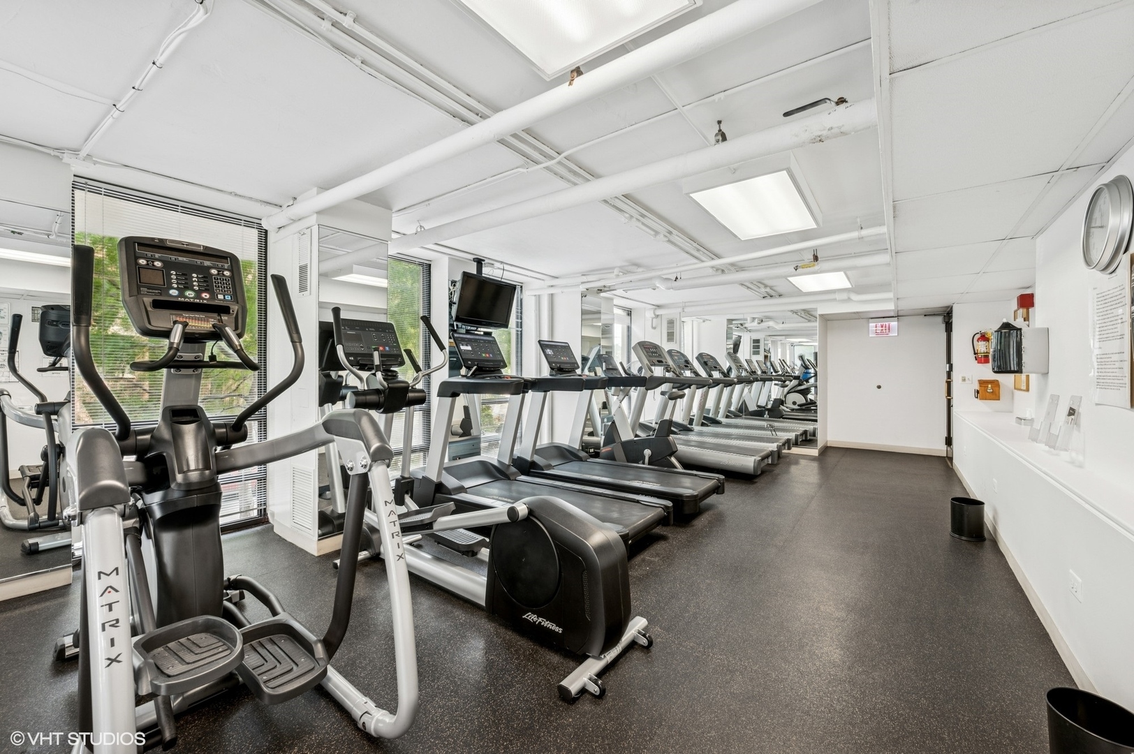 1660 N LaSalle Drive Unit: 2707