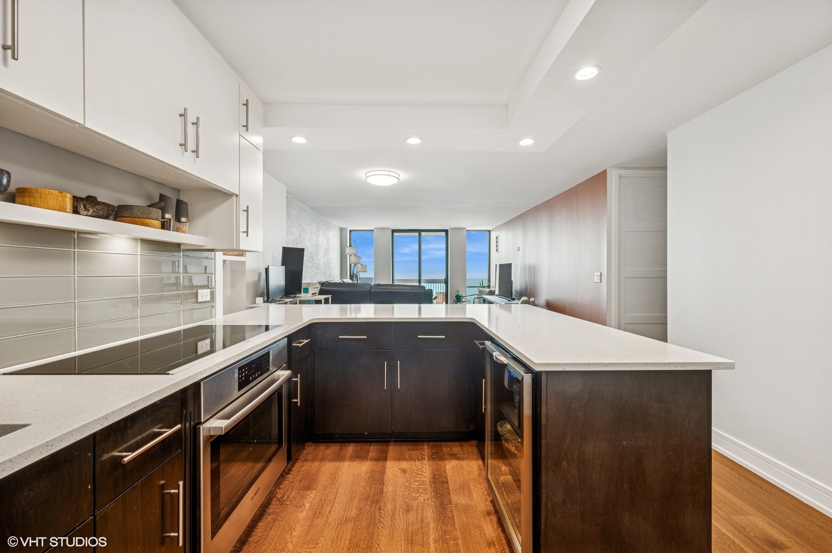 1660 N LaSalle Drive Unit: 2707