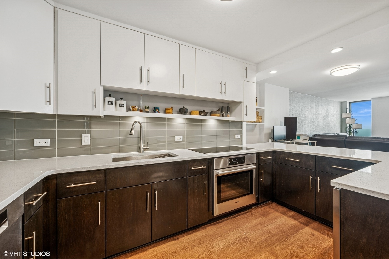 1660 N LaSalle Drive Unit: 2707