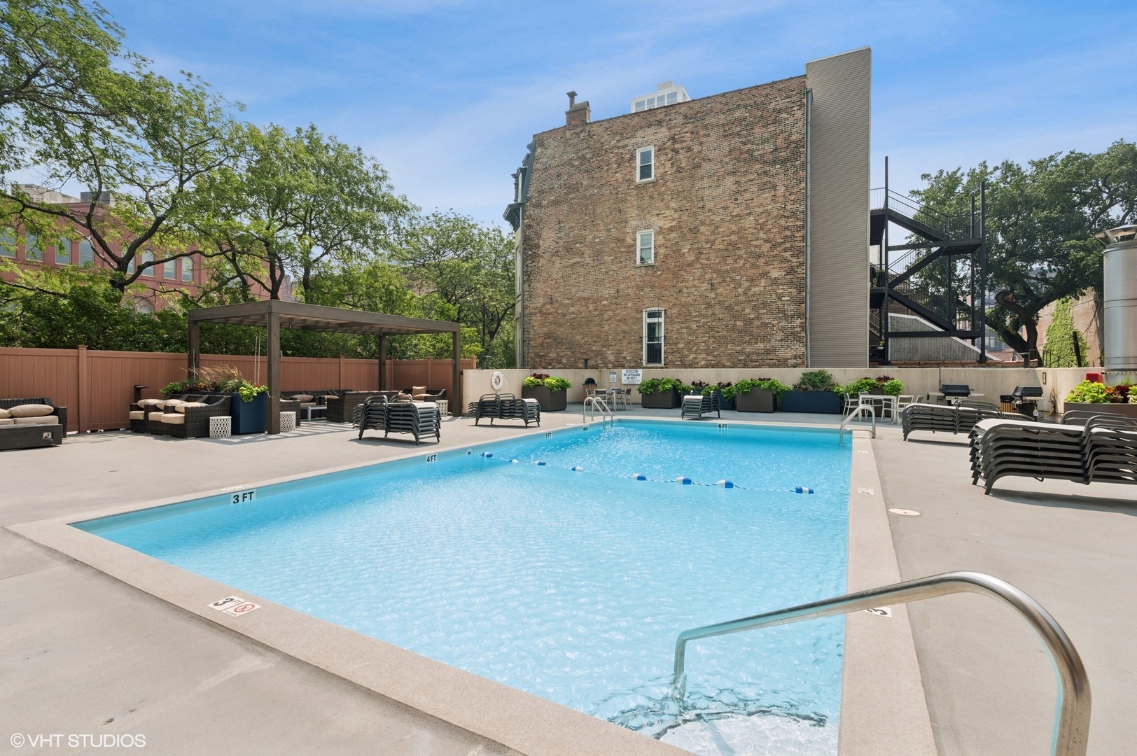 1660 N LaSalle Drive Unit: 2707