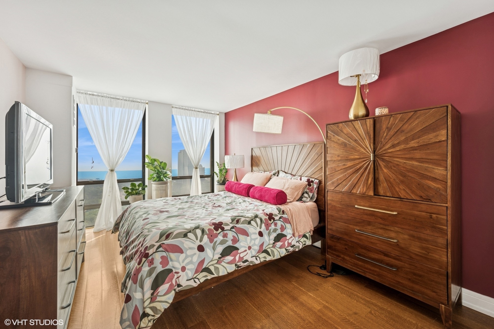 1660 N LaSalle Drive Unit: 2707