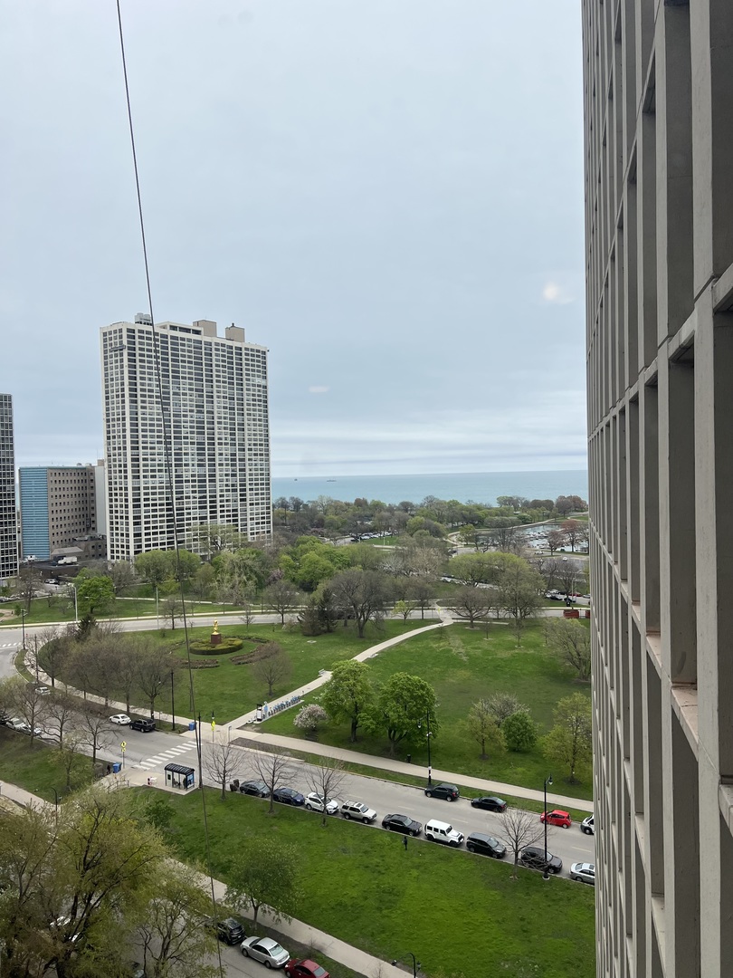 2626 N Lakeview Avenue Unit: 1509