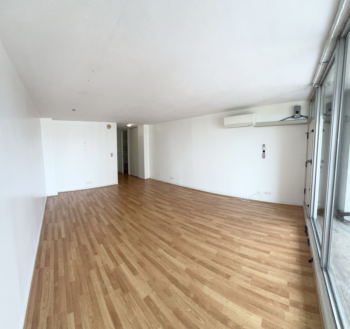 1960 N Lincoln Park West Unit: 1502