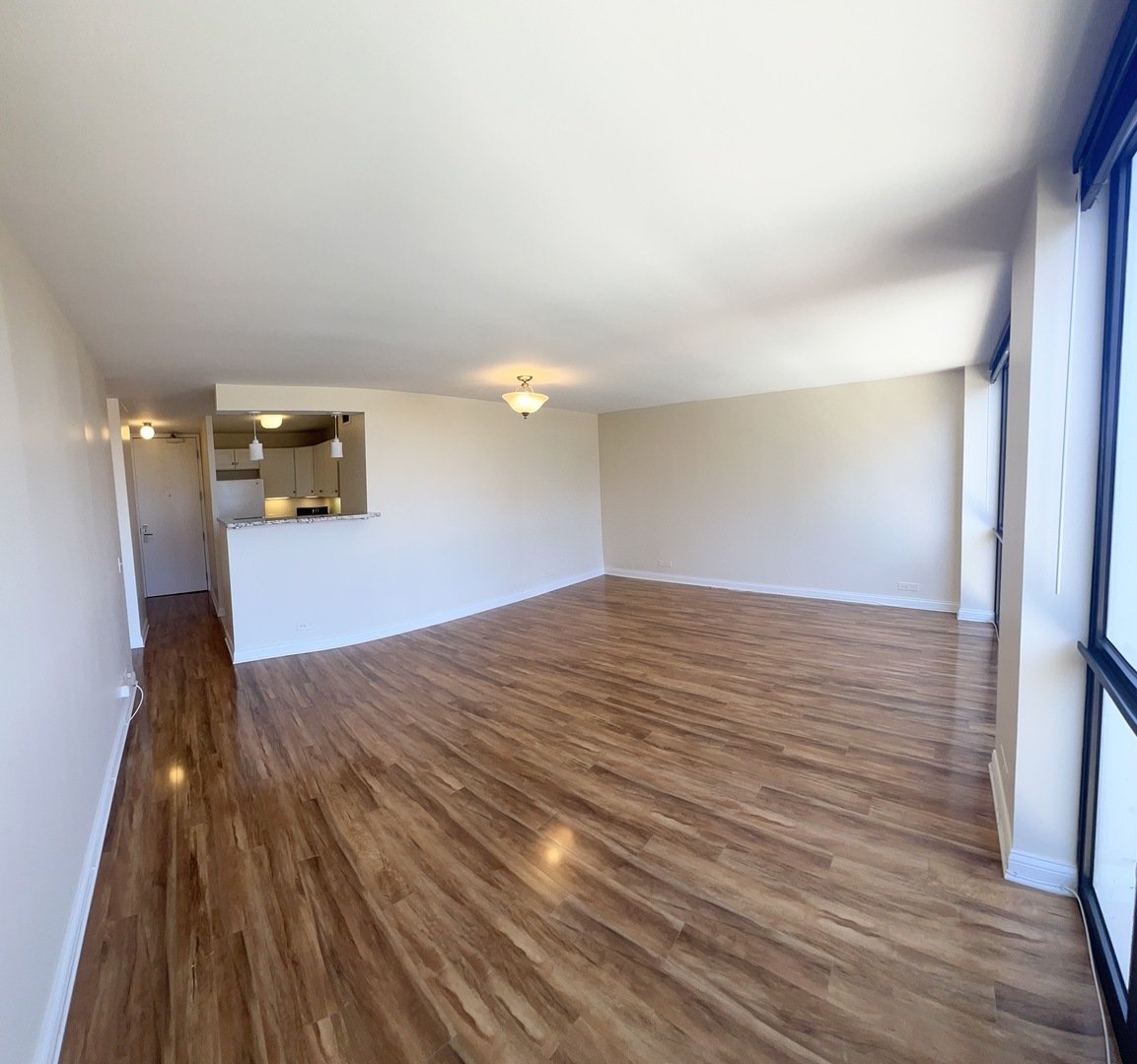4343 N Clarendon Avenue Unit: 906