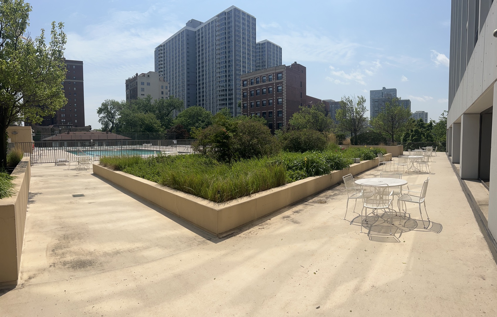 4343 N Clarendon Avenue Unit: 906