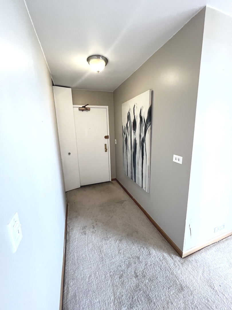 1850 N CLARK Street Unit: 2008