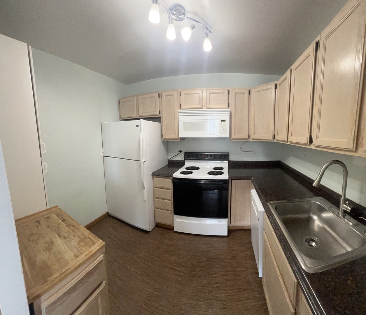 1850 N CLARK Street Unit: 2008