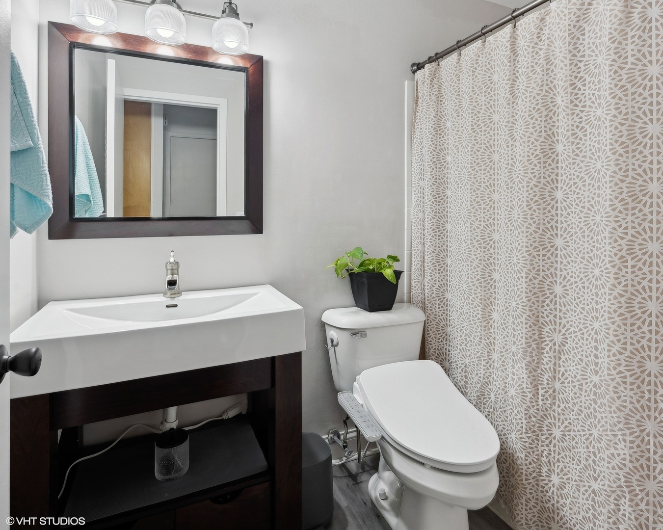 1850 N Clark Street Unit: 2202