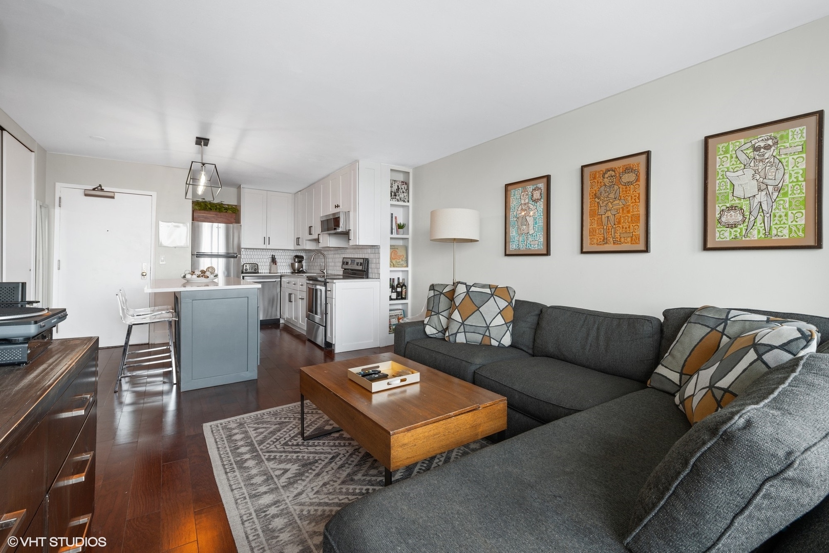 1850 N CLARK Street Unit: 704
