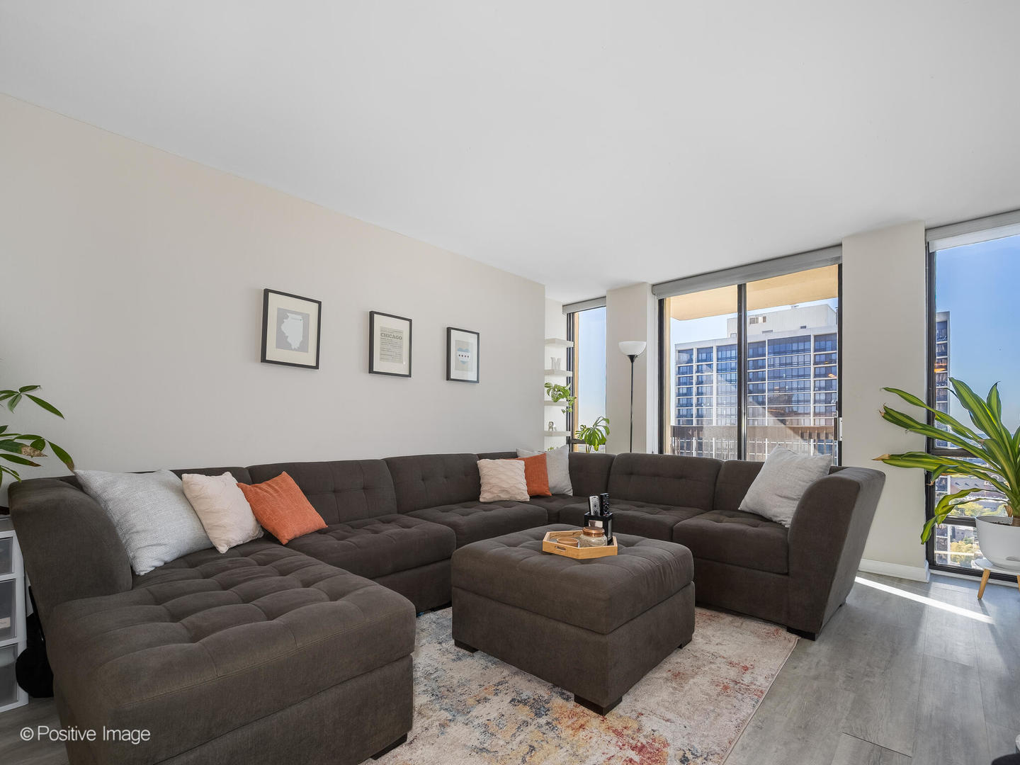 1660 N LASALLE Drive Unit: 2606