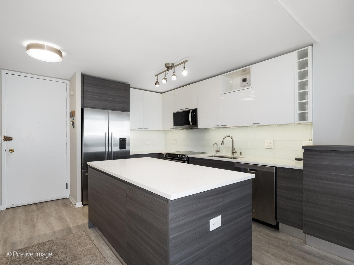 1660 N LASALLE Drive Unit: 2606