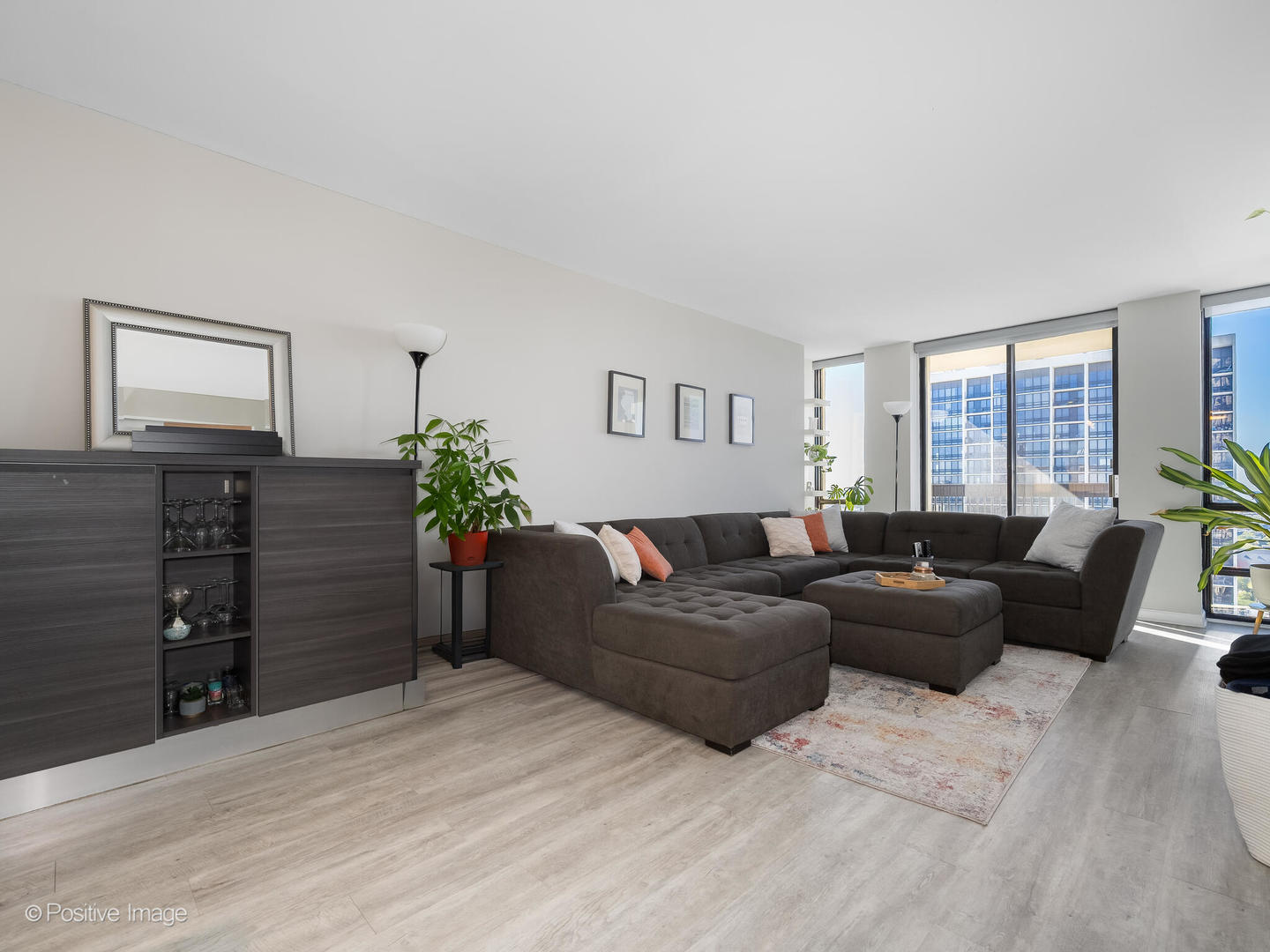 1660 N LASALLE Drive Unit: 2606