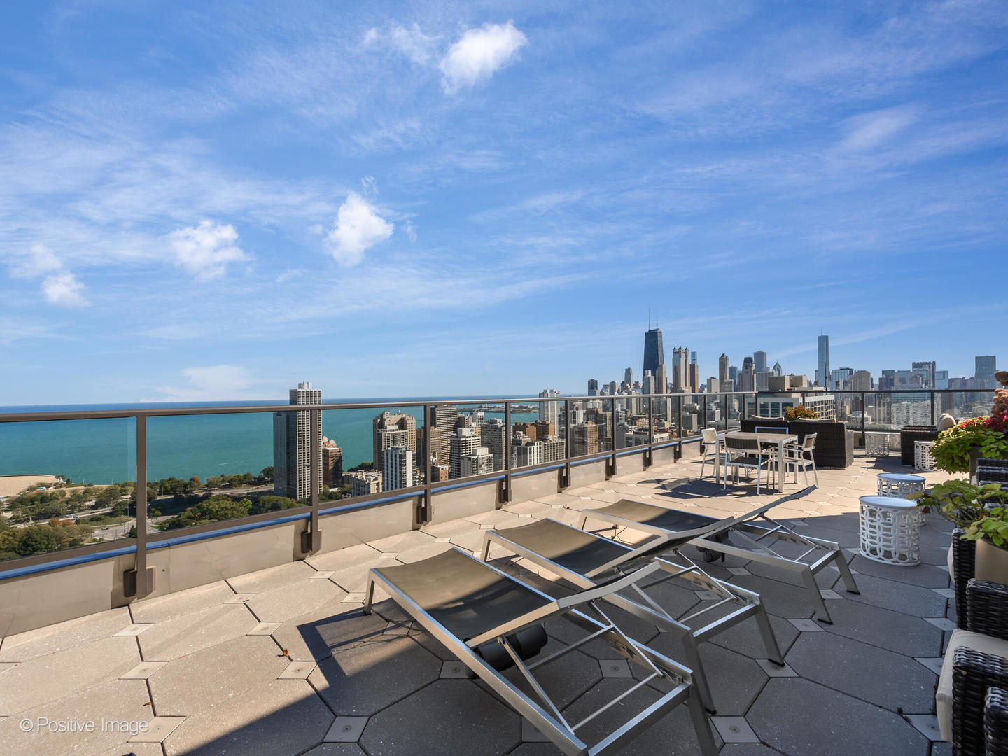 1660 N LASALLE Drive Unit: 2606