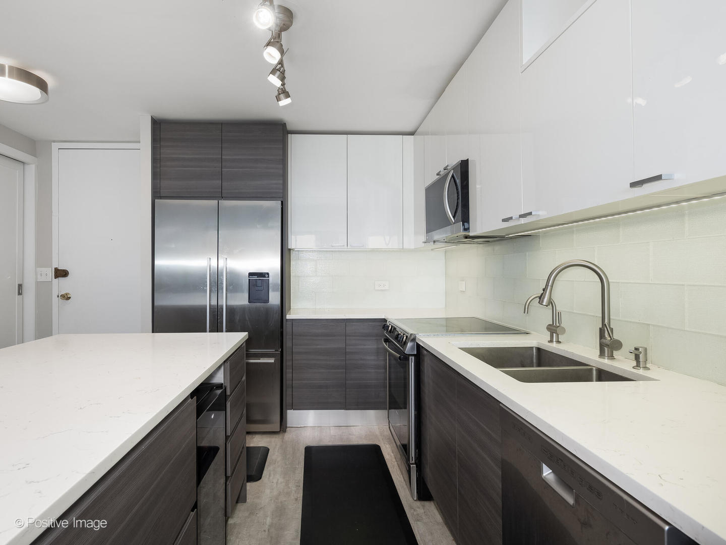 1660 N LASALLE Drive Unit: 2606
