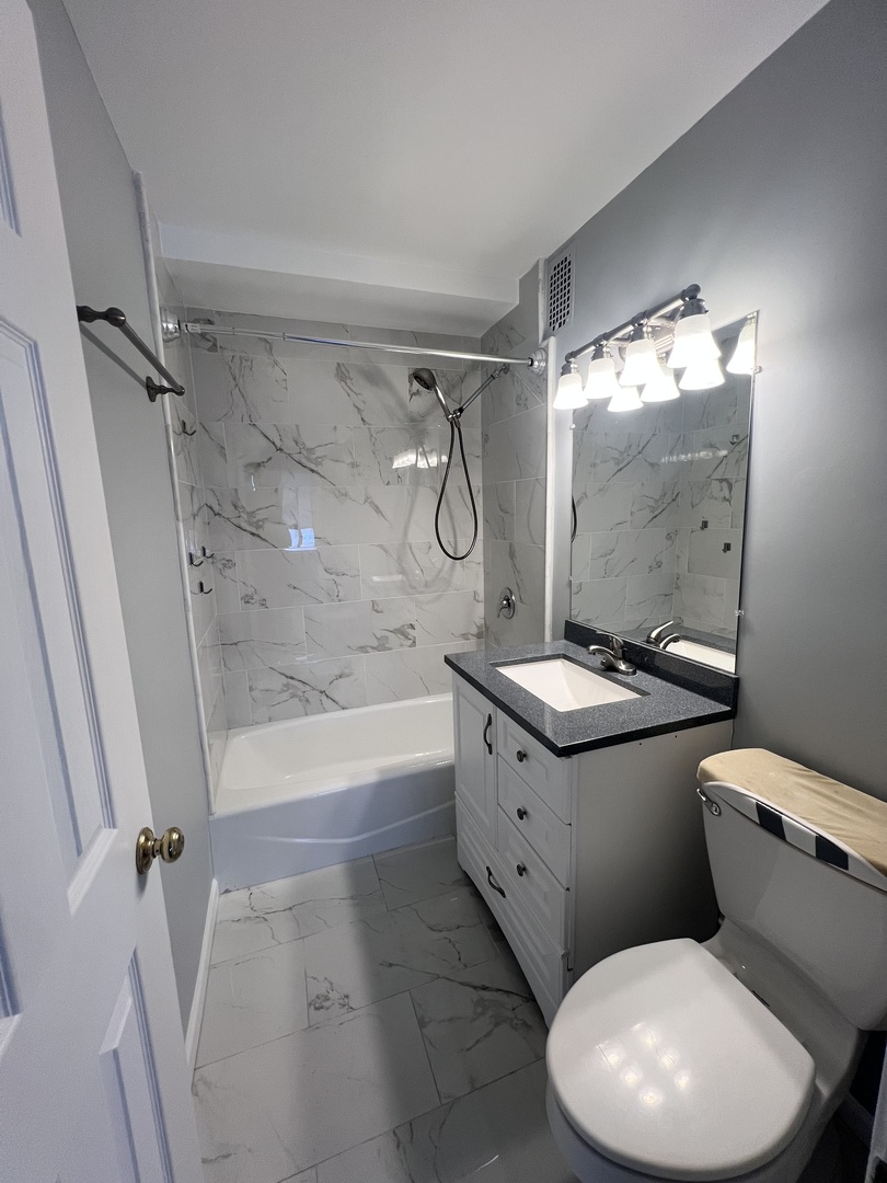 3410 N LAKE SHORE Drive Unit: 7D