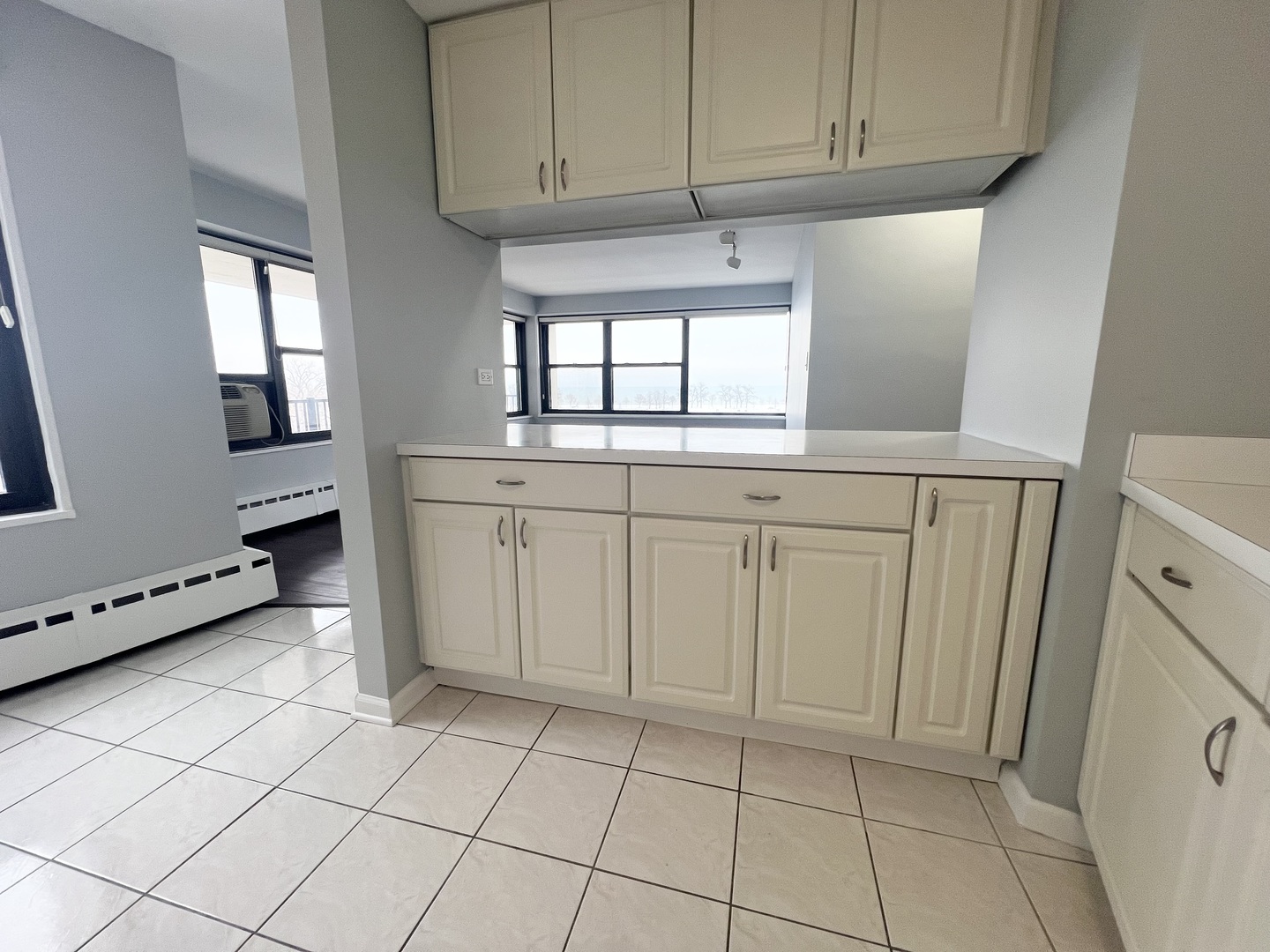 3410 N LAKE SHORE Drive Unit: 7D