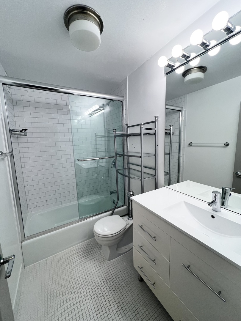 2800 N Lake Shore Drive Unit: 1511